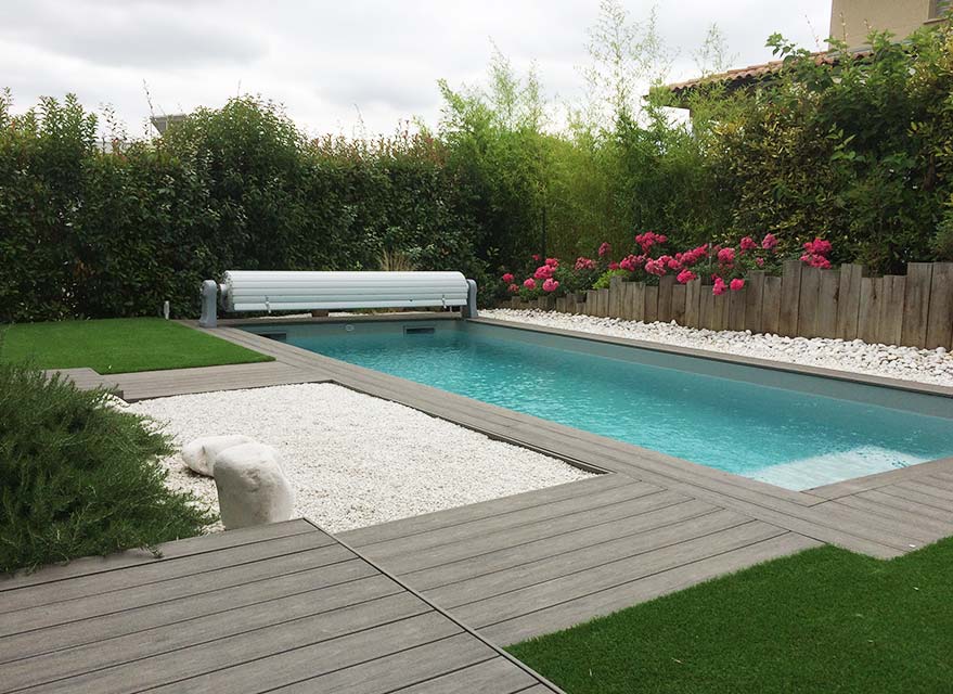 Piscine enterrée - aménagement jardin