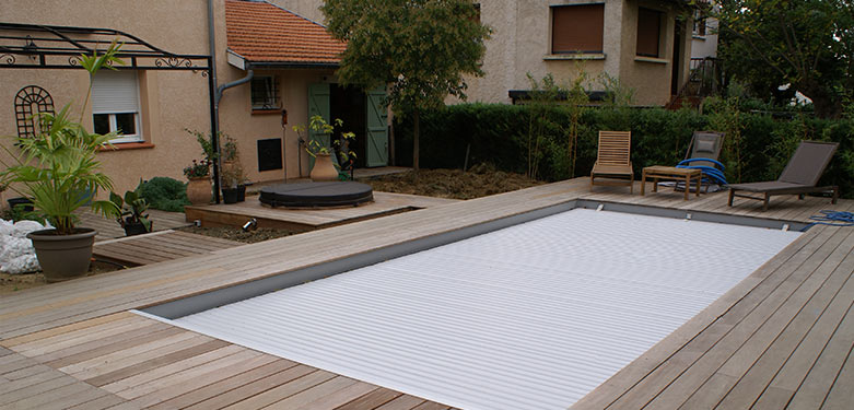 Piscine 8x3m couverte avec volet roulant