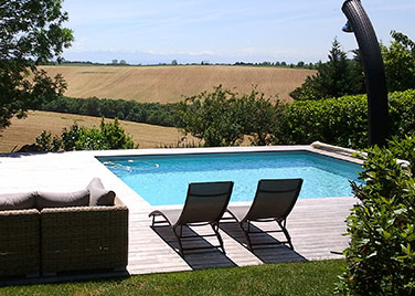 La piscine carrée Ozeobois s'adapte à tous vos espaces