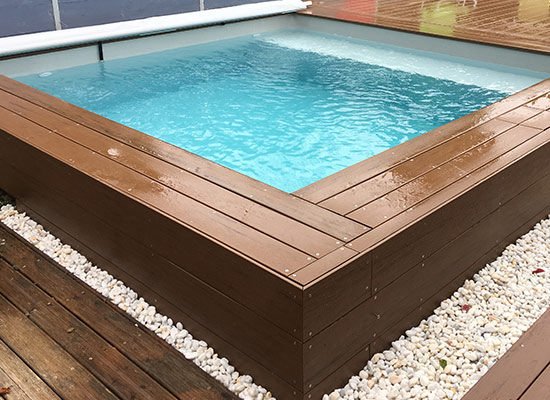 Piscine semi-enterrée