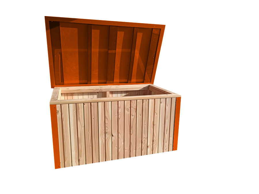 malle de rangement bois ouverte orange